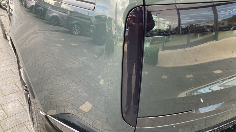 Land Rover Range Rover 3.0 D300 SE 4dr Auto Diesel Estate